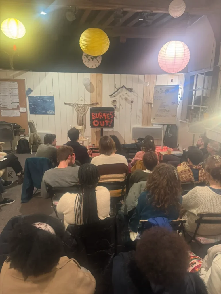 Conférences gesticulées à Joigny – 00001