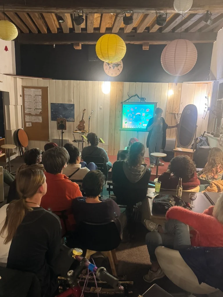 Conférences gesticulées à Joigny – 00011