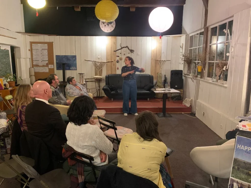 Conférences gesticulées à Joigny – 00012
